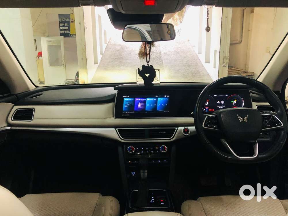 Mahindra Xuv700 2.2 Ax 7 Diesel At Luxury Pack Str, 2022, Diesel
