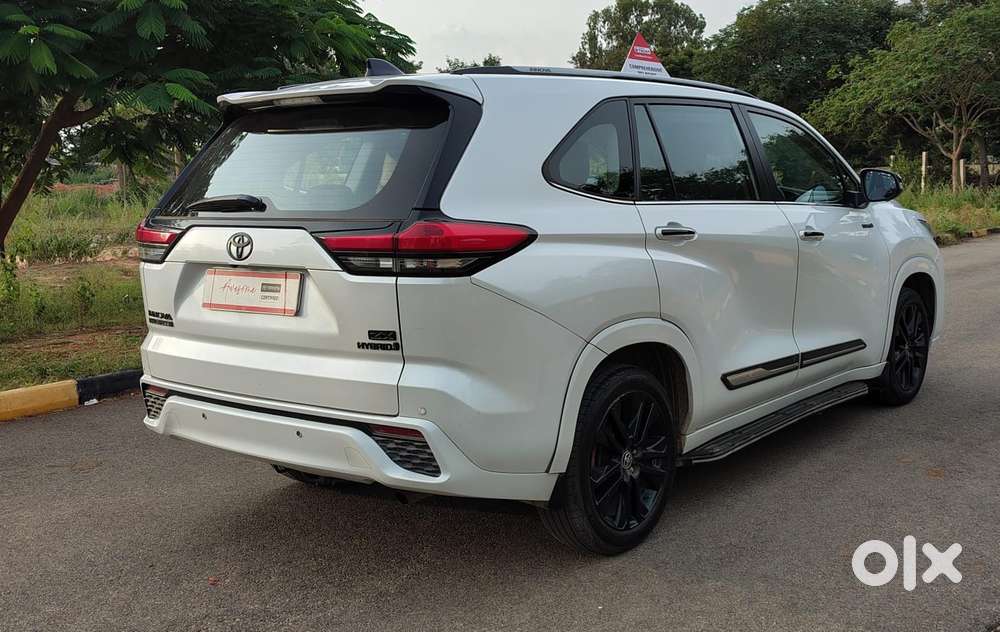 Toyota Innova Hycross 2.0 Zx (o) Hybrid 7 Str, 2024, Petrol
