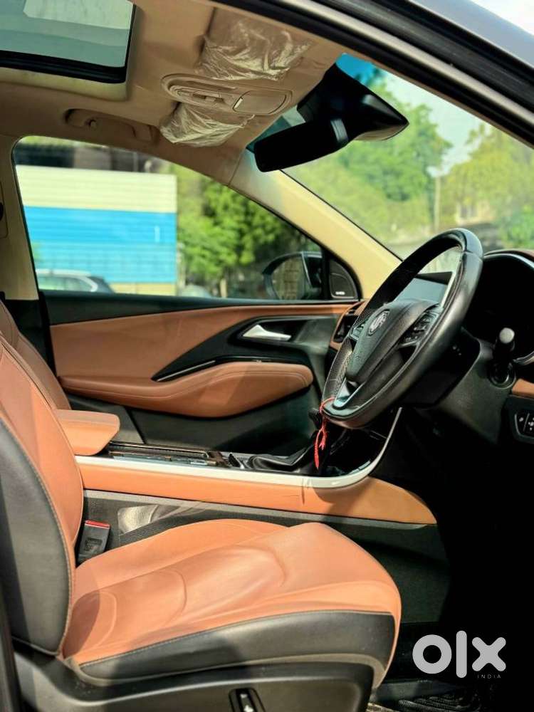 Mg Hector Plus Savvy Pro 1.5 Turbo Petrol Cvt 6 Str Dual Tone, 2023,..
