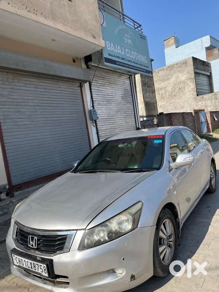 Honda Accord Hybrid 2009 Km Driven