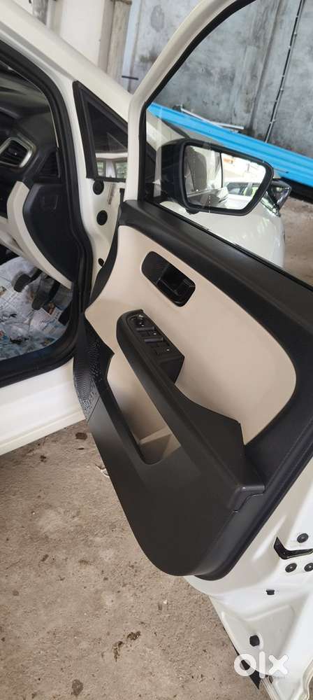 Tata Altroz Petrol 2021