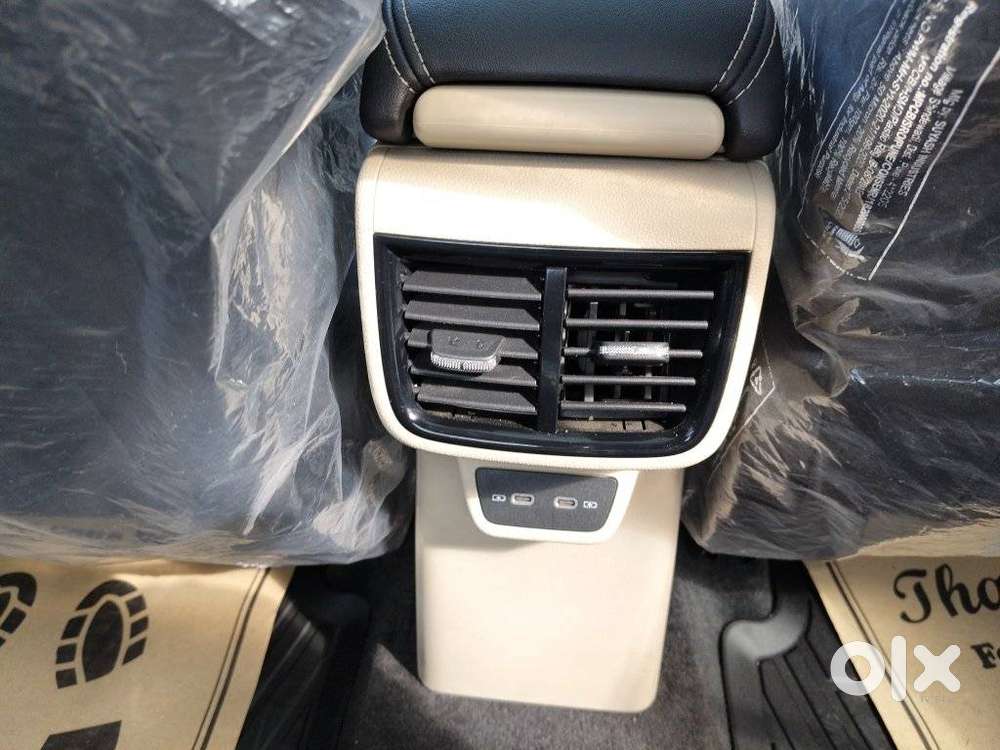 Skoda Slavia 1.0 Tsi Style At, 2024, Petrol