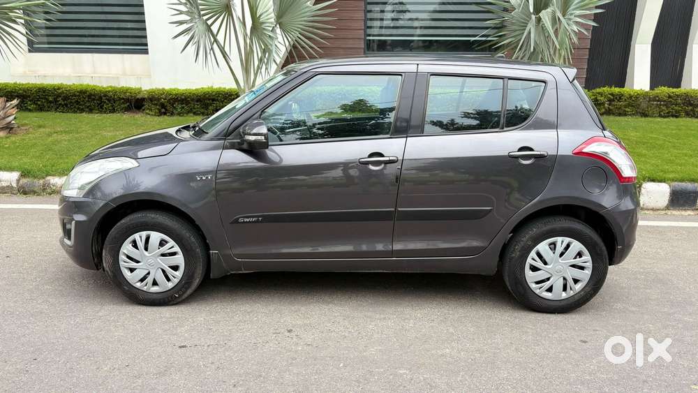 Maruti Suzuki Swift Vxi Abs Bsiv, 2017, Petrol