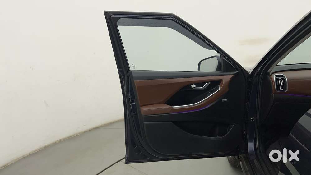 Hyundai Alcazar Platinum 7 Str 1.5 Turbo Petrol Adventure, 2023, Pet..