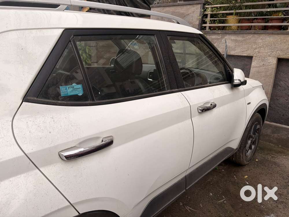 Hyundai Venue 2020 Petrol Well Maintained