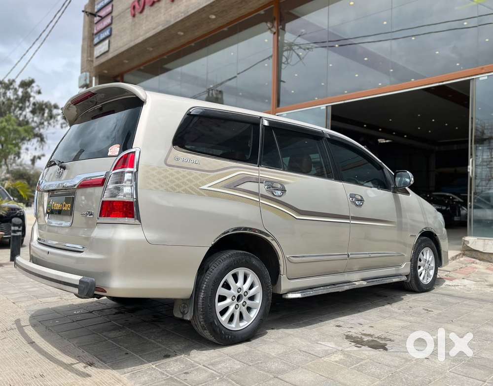 Toyota Innova 2.0 Gx (petrol) 8 Seater Bs Iv, 2014, Diesel