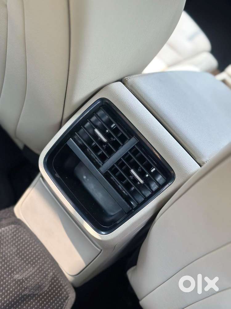 Skoda Octavia 2.0 Style Tsi At, 2022, Petrol
