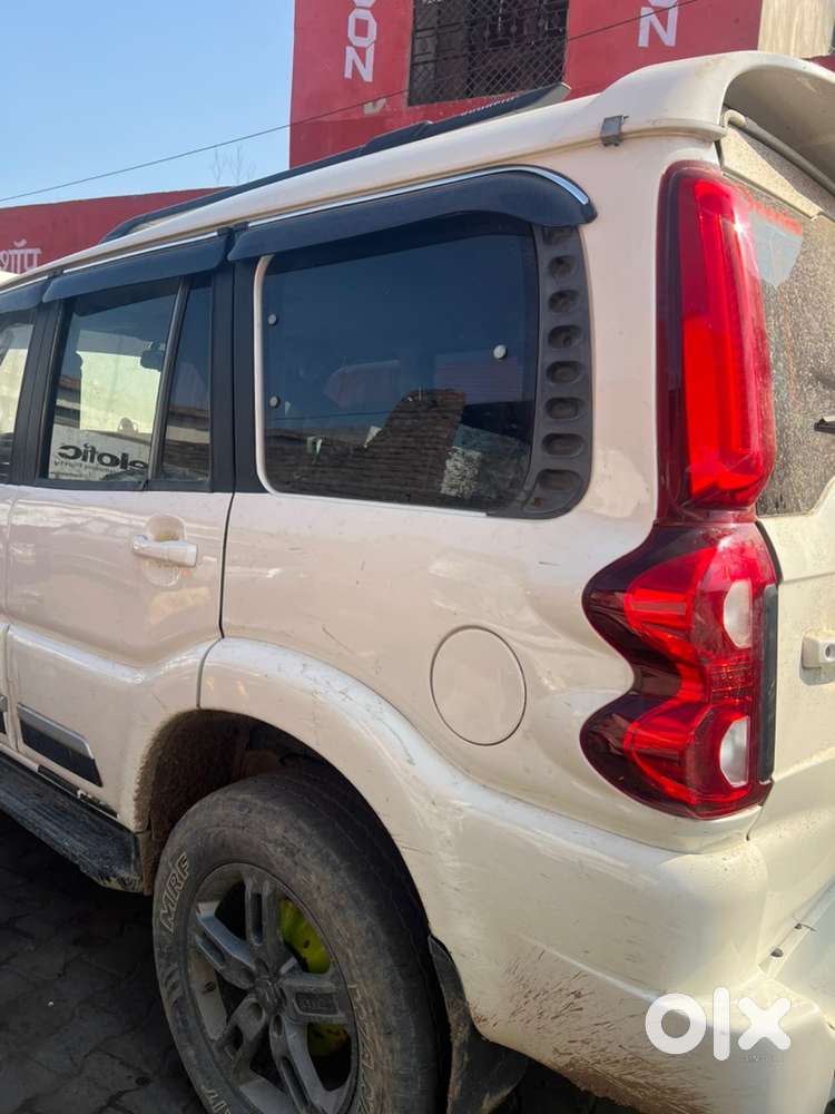Mahindra Scorpio 2015 Diesel 169580 Km Driven