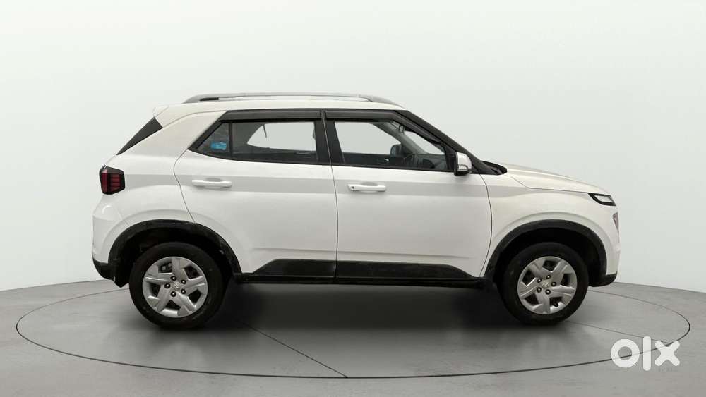 Hyundai Venue 1.2 S (o), 2022, Petrol