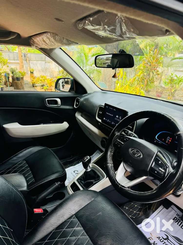 Hyundai Venue 2023 Diesel Well Maintained