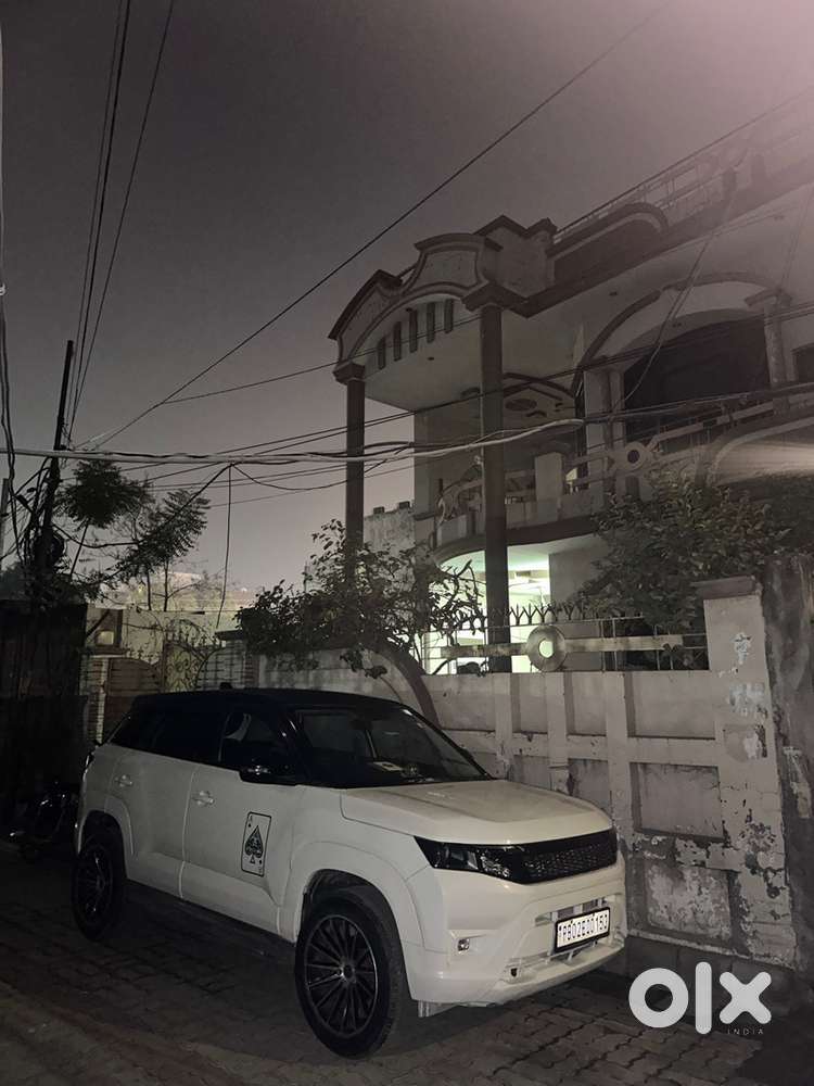 Maruti Suzuki Brezza 2023 Petrol Well Maintained