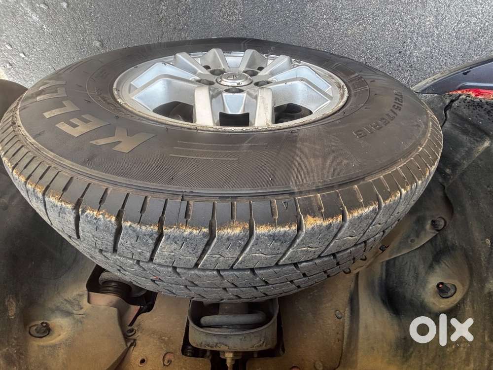 Mahindra Tuv300 T8 Automatic