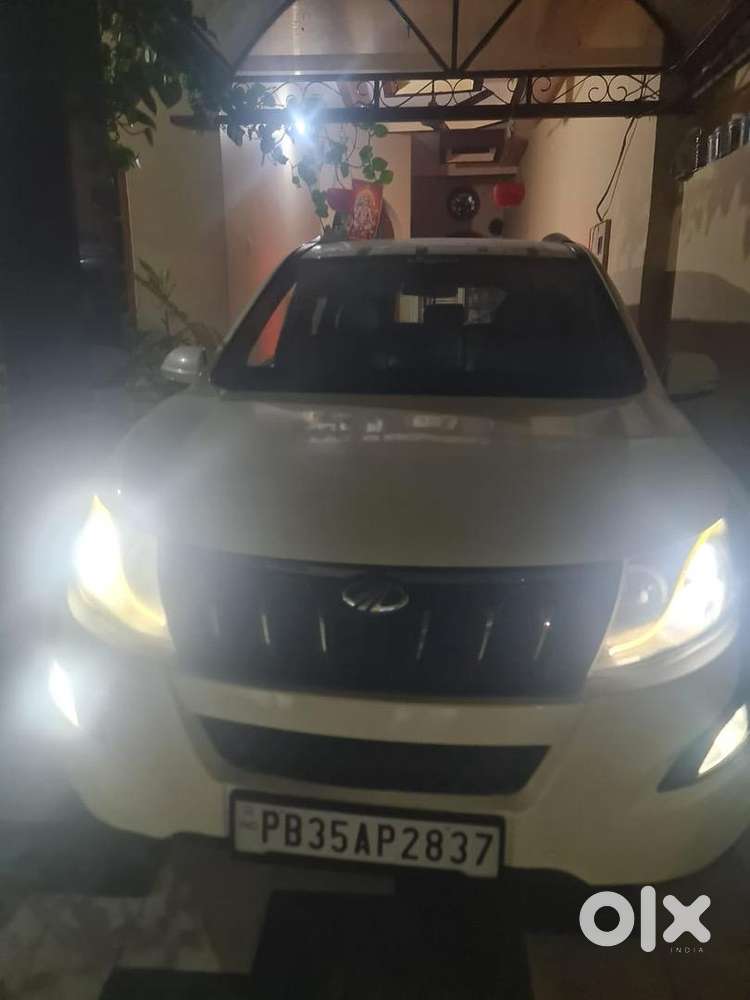 Mahindra Xuv500 2016 Diesel 90000 Km Driven