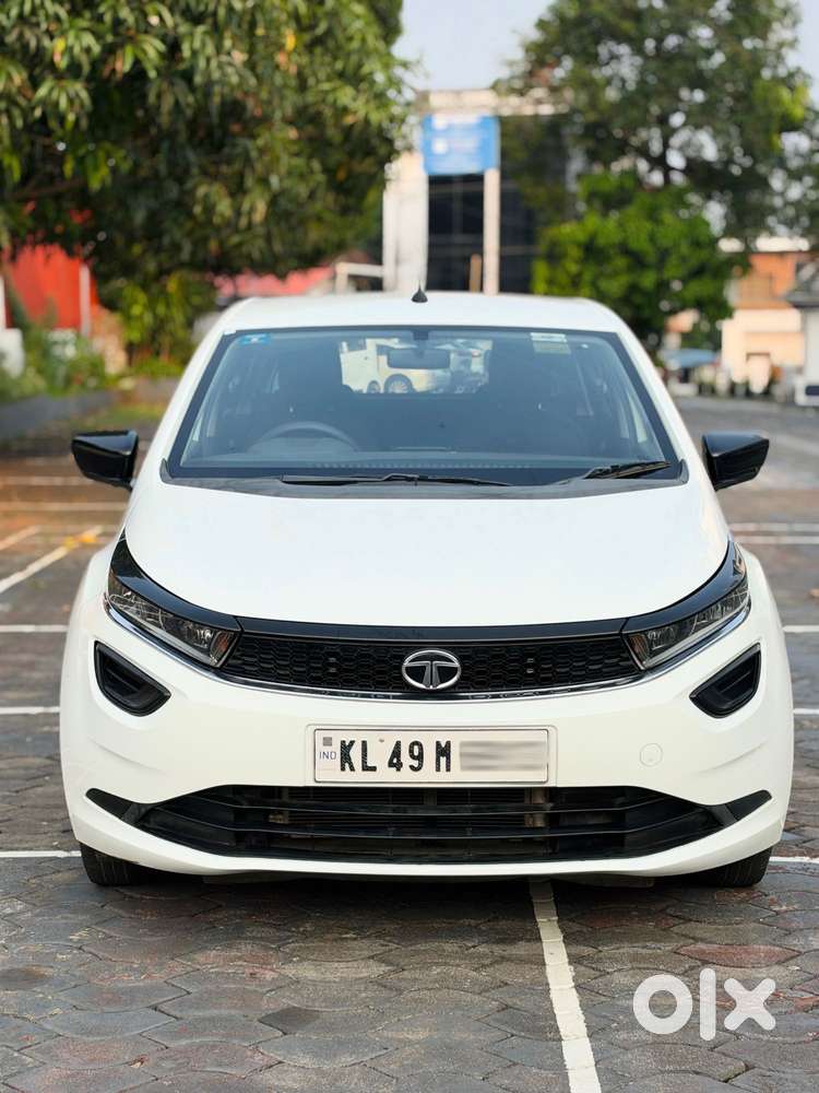 Tata Altroz 1.2 Xe, 2021, Petrol