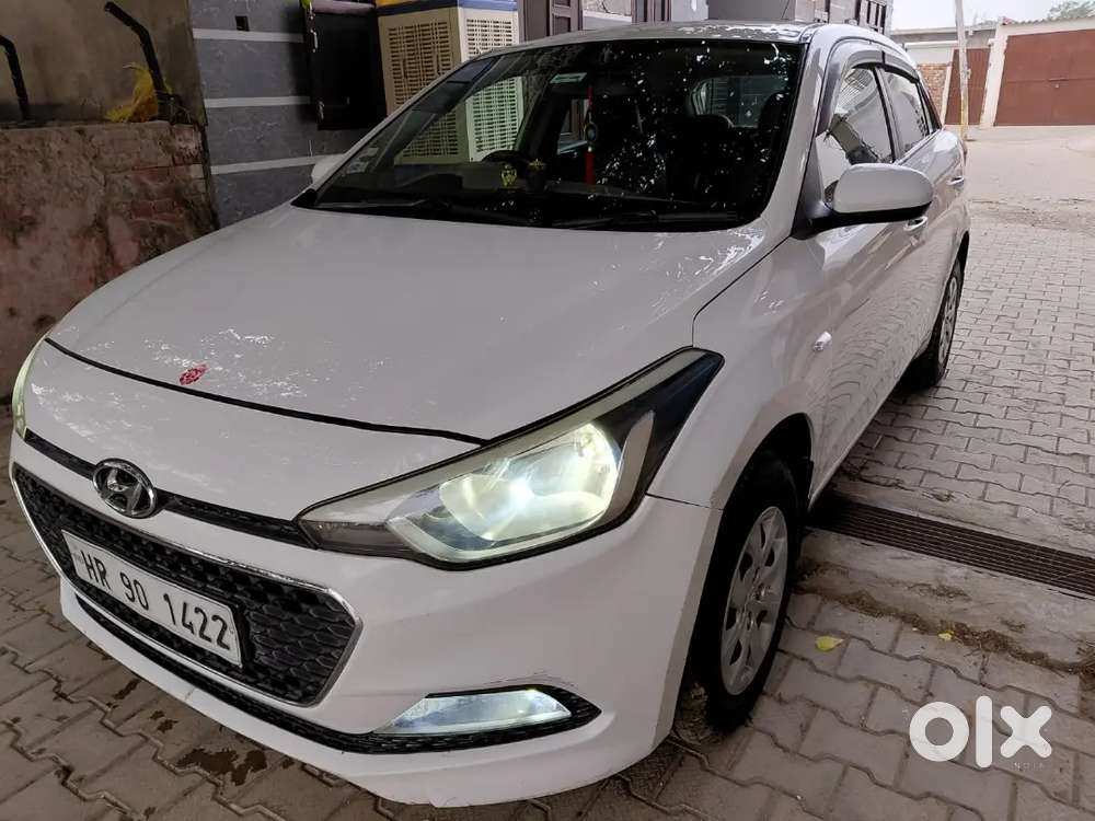 Hyundai I20 Executive 54415 Km Runing Showroom Car