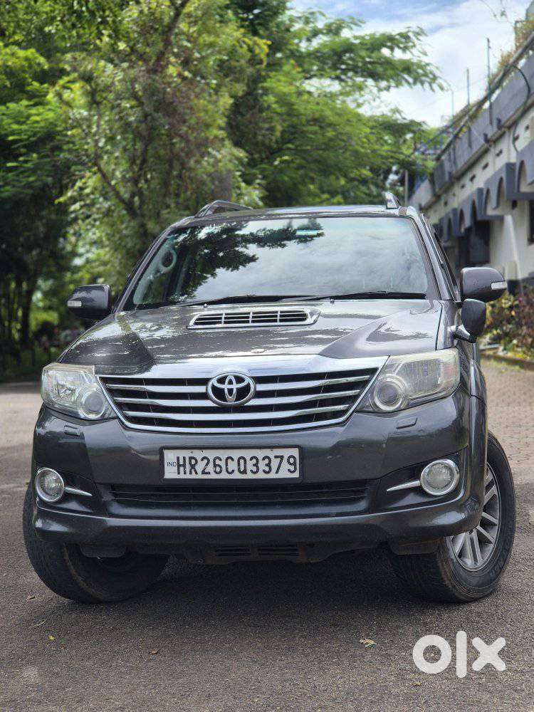 Toyota Fortuner 4x4 Manual Limited Edition, 2015, Diesel