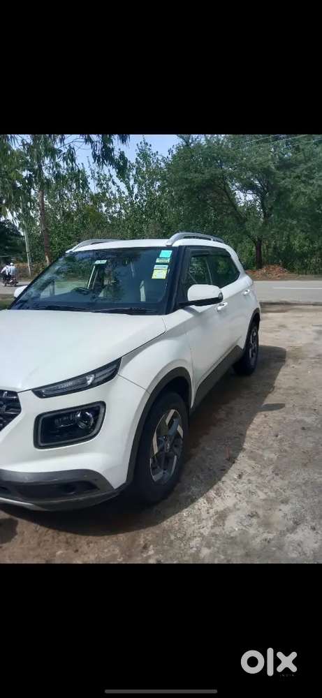 Hyundai Venue 2021 Diesel Well Maintained