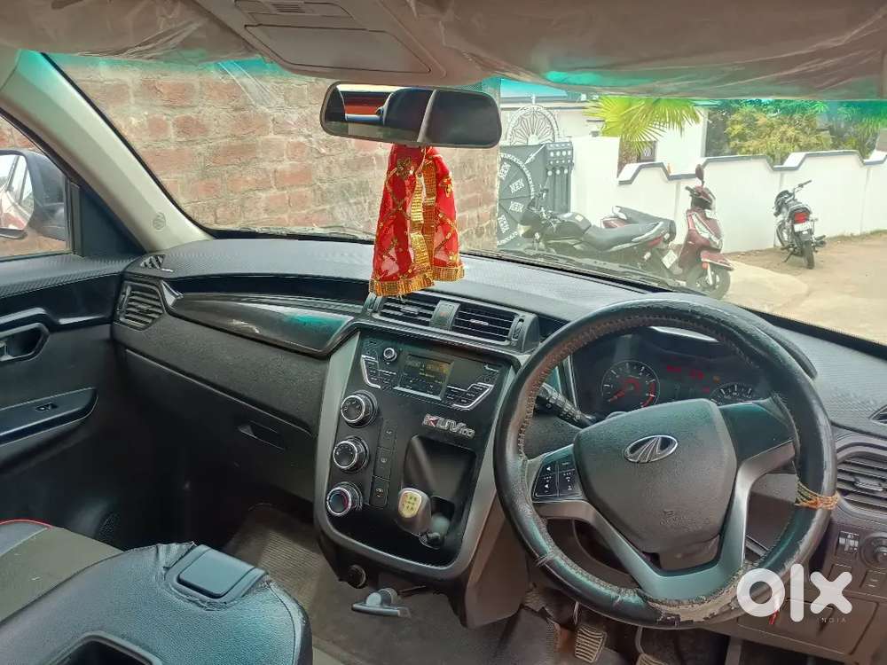 Mahindra Kuv 100 2017