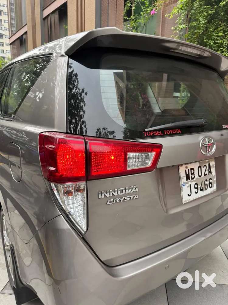 Toyota Innova Crysta Auto 2016 Diesel 150000 Km Driven