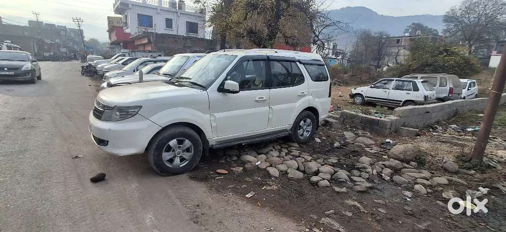 Tata Safari Storme 2013