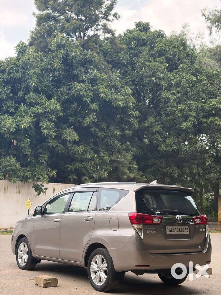 Toyota Innova Crysta, 2017