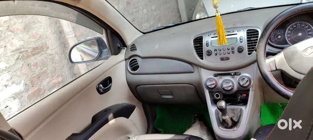 Hyundai I10 Sportz 2016 Variant Petrol