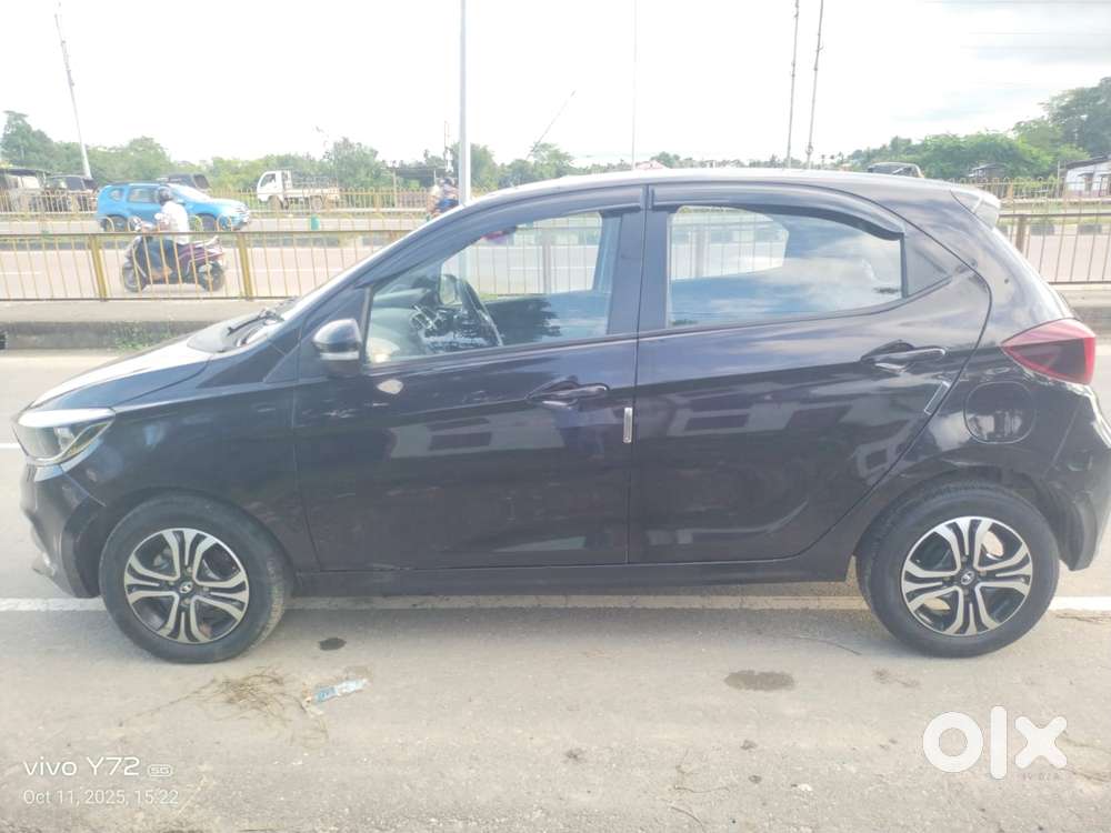 Tata Tiago 1.2 Revotron Xt (o), 2023, Petrol