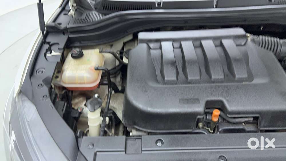 Mahindra Xuv700 2.0 Ax 7 Petrol At Str, 2022, Petrol