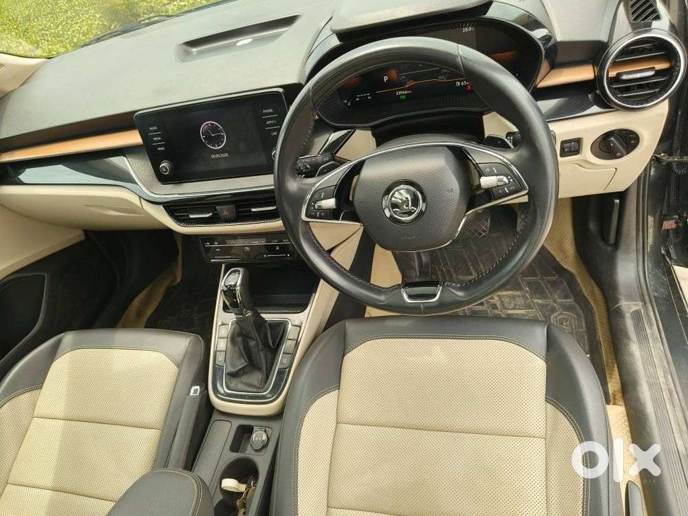 Skoda Slavia 1.0 Tsi Style At, 2023, Petrol