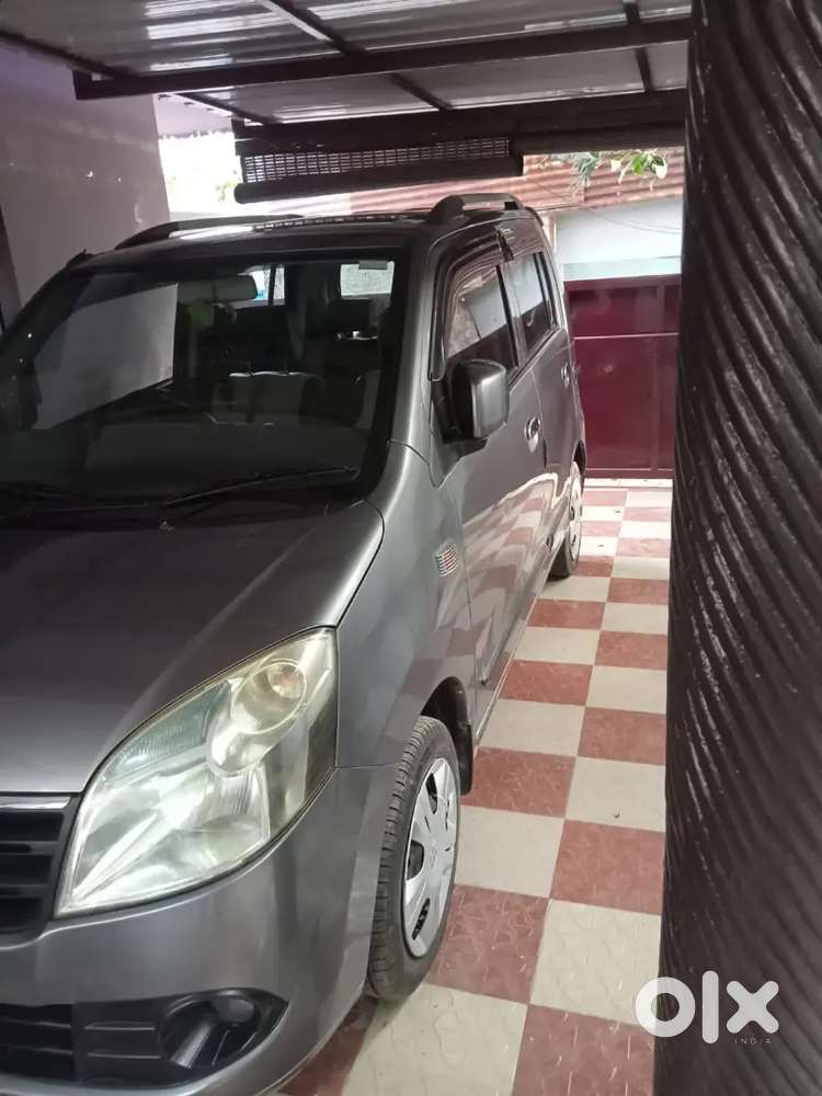 ,  Leather Seat, New Battery,frent New Tyre.call   Nien 44283110four