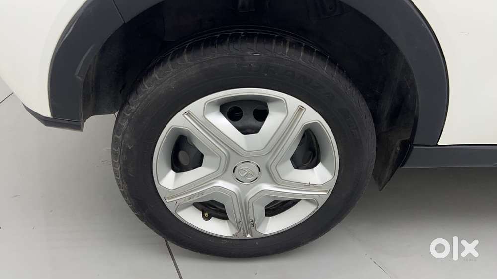 Tata Nexon 1.2 Revotron Xma Amt (s), 2021, Petrol