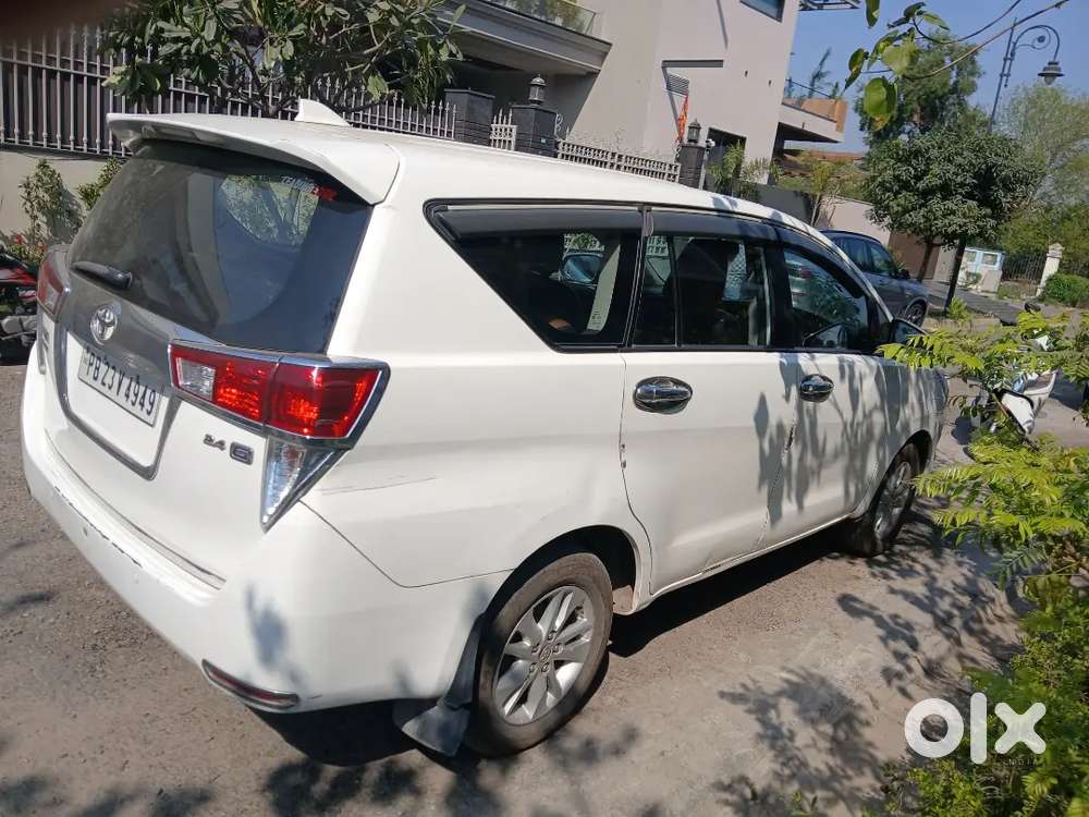 Toyota Innova Crysta 2016