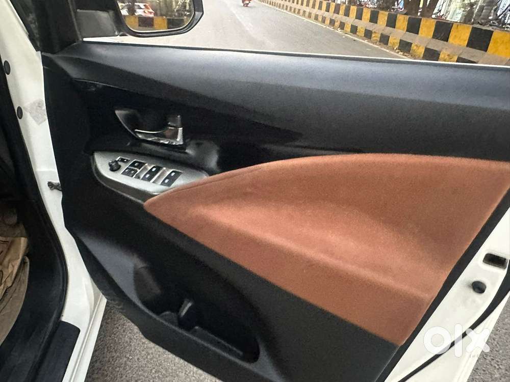 Toyota Innova Crysta 2.8z Automatic, 2017, Diesel
