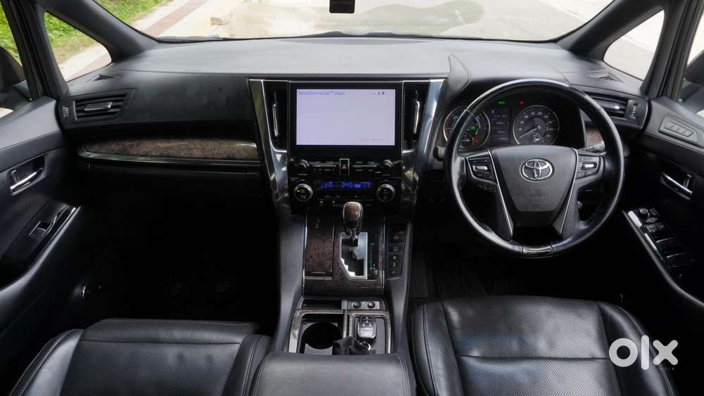 Toyota Vellfire 2.5 Executive Lounge, 2021, Petrol