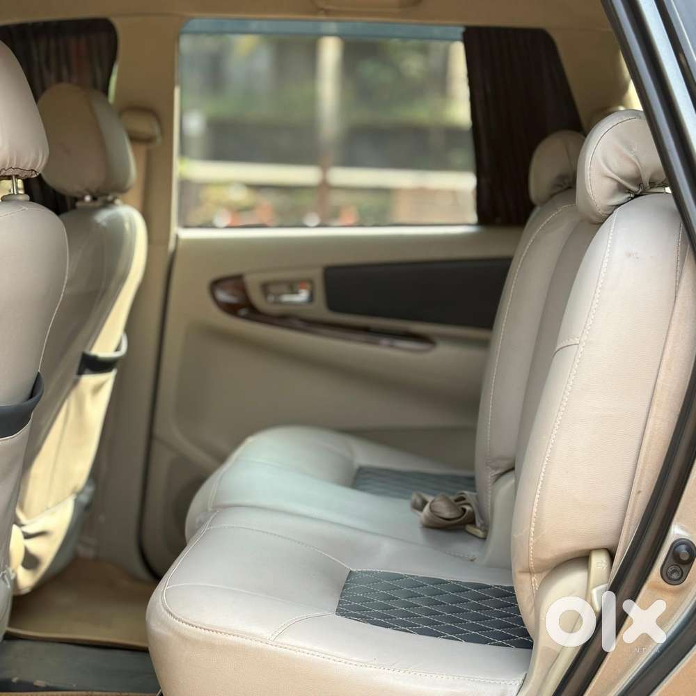 Toyota Innova 2.5 Vx 8 Seater Bs Iv, 2013, Diesel