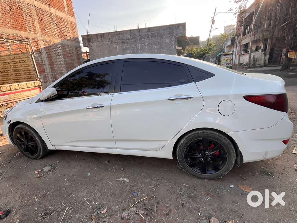 Hyundai Fluidic Verna 2013