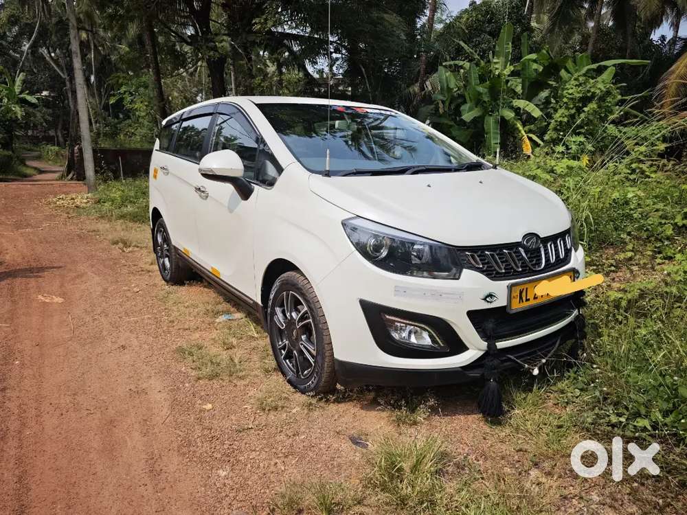 Mahindra Marazzo