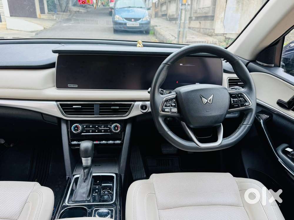 Mahindra Xuv700 2.2 Ax 7 Diesel At Luxury Pack Str, 2024, Diesel