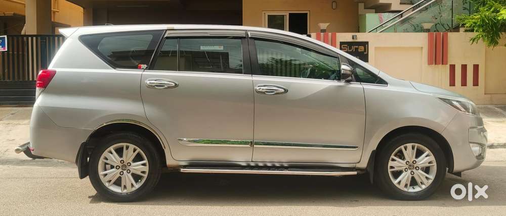 Toyota Innova Crysta 2.8 Zx At 7 Seater, 2016, Diesel