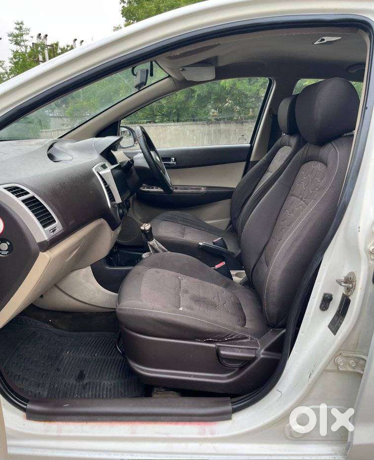 Hyundai I20 1.2 Asta, 2011, Cng & Hybrids