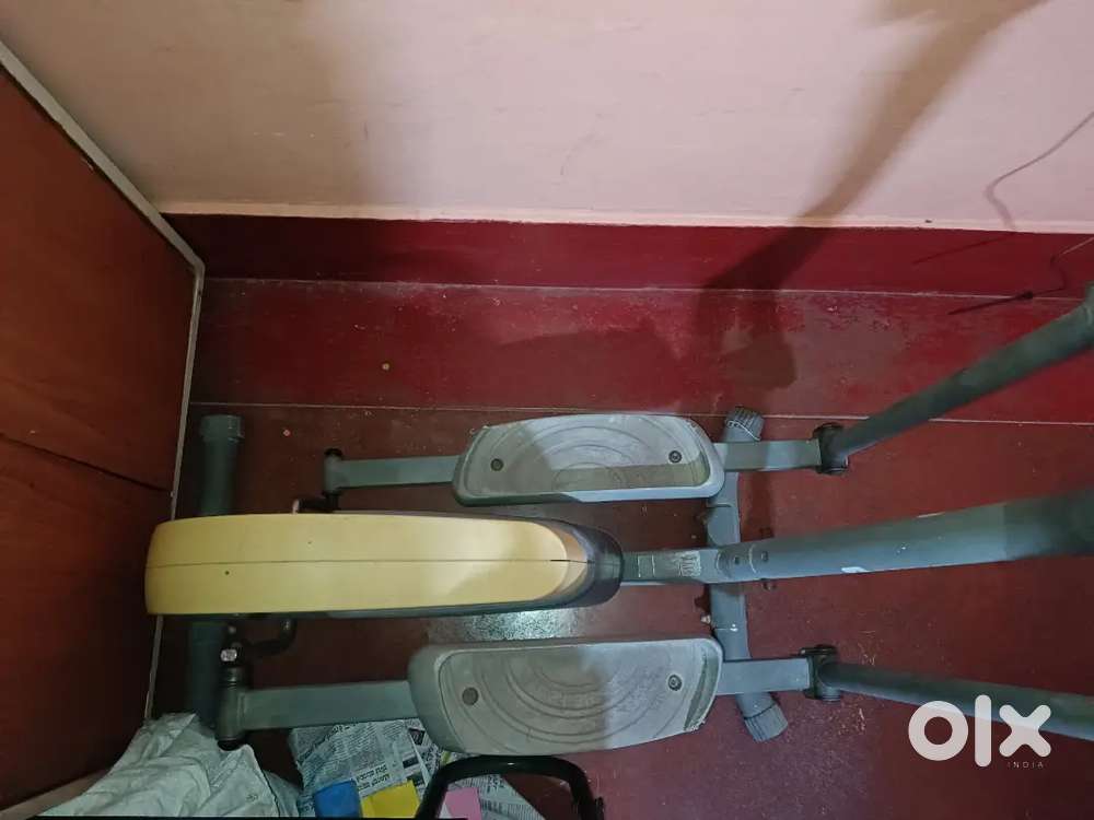 Home exercise elliptical cross trainer