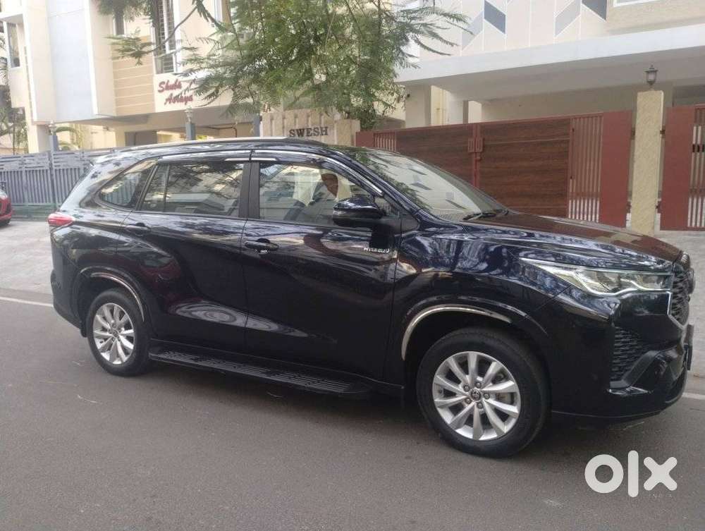 Toyota Innova Hycross 2.0 Vx Hybrid 7 Str, 2023, Cng & Hybrids