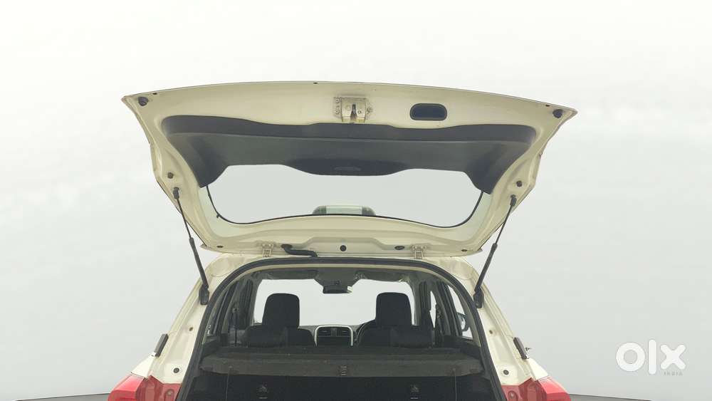 Maruti Suzuki Vitara Brezza 1.5 Vxi At, 2022, Petrol