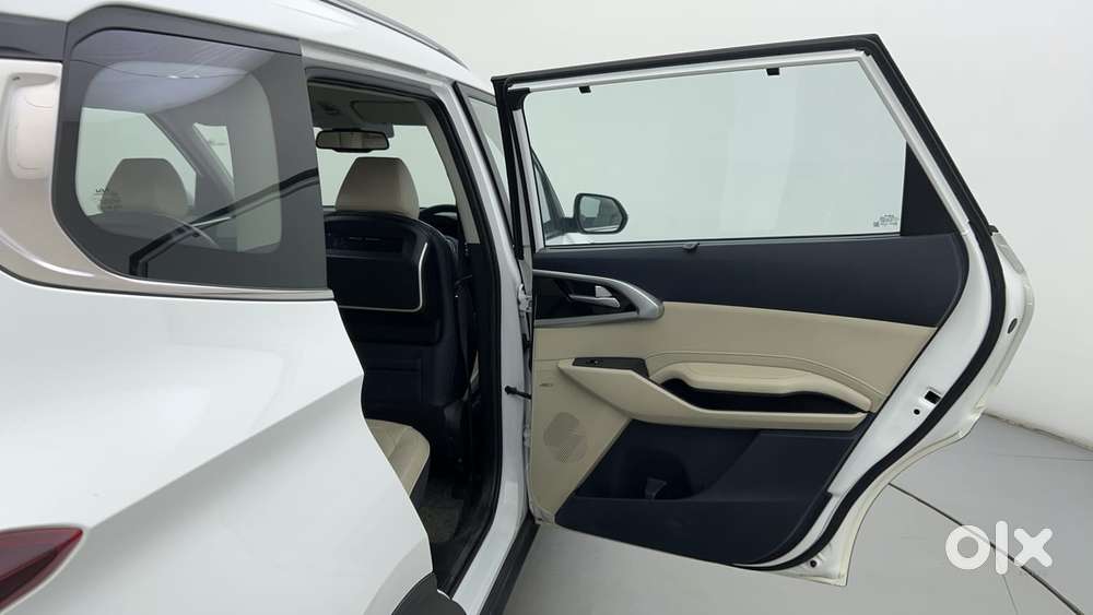 Kia Carens 1.4 Luxury Plus Dct 7 Str, 2022, Petrol