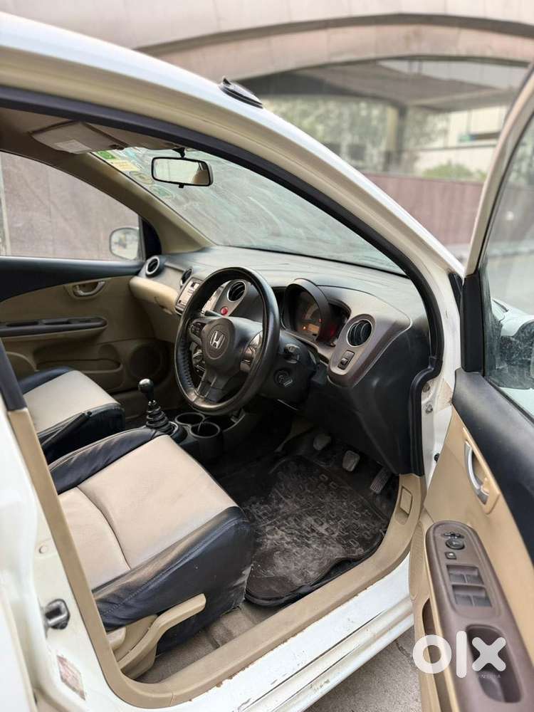 Honda Brio 2011-2013 V Mt, 2013, Petrol