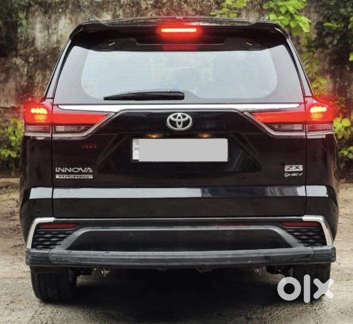 Toyota Innova Hycross 2.0 Zx Hybrid 7 Str, 2026, Petrol
