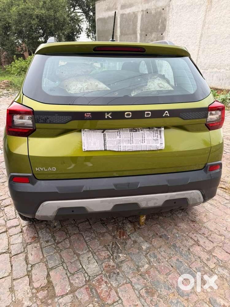 Skoda Kylaq Petrol Signature 2025