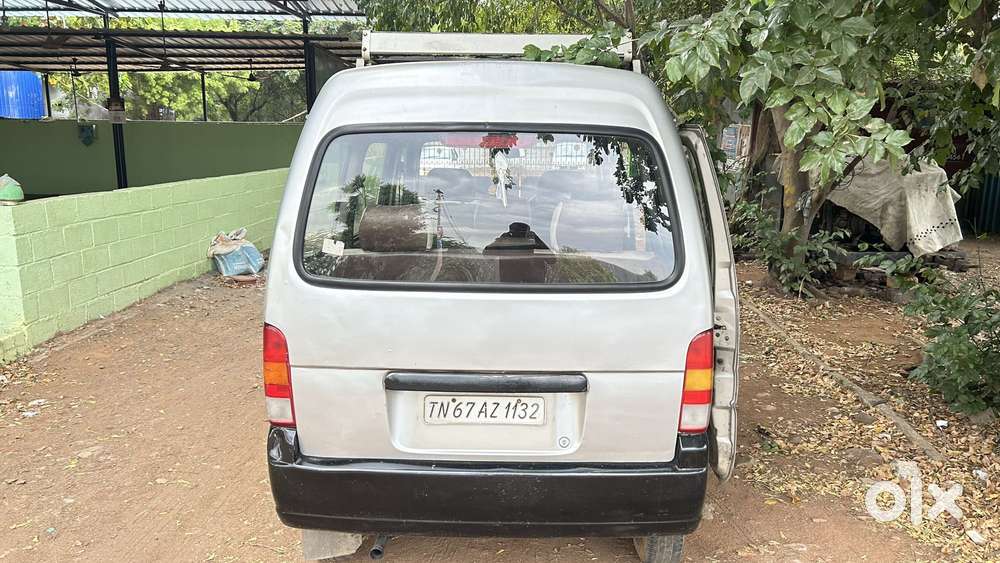 Maruti Suzuki Versa Dx1 8 Seater, 2008, Petrol