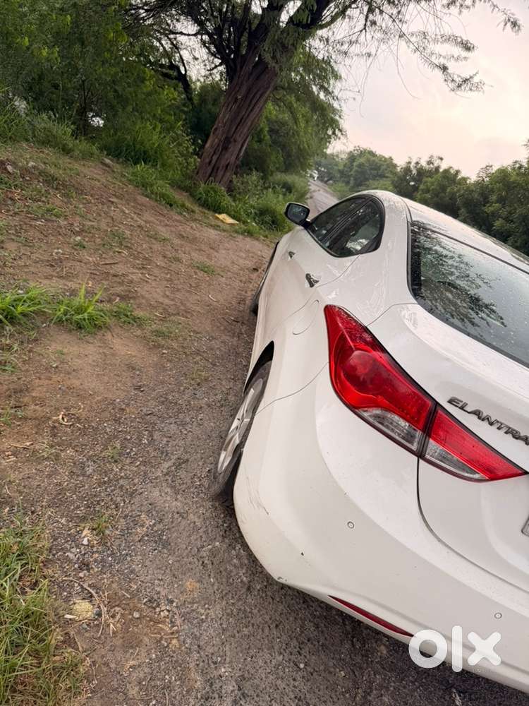 Hyundai Elantra Petrol Manual 2013