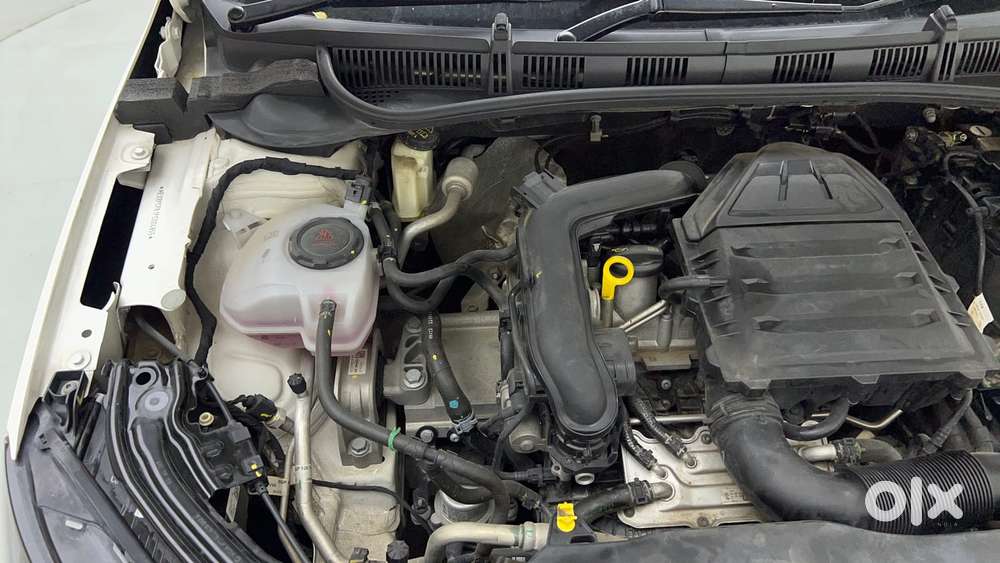 Skoda Slavia Style 1.0l Tsi At, 2023, Petrol